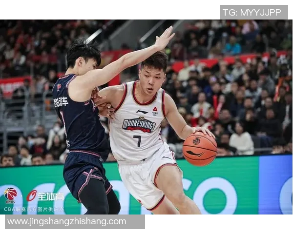 CBA激战广东队迎战江苏同曦队全力争胜展现篮球魅力